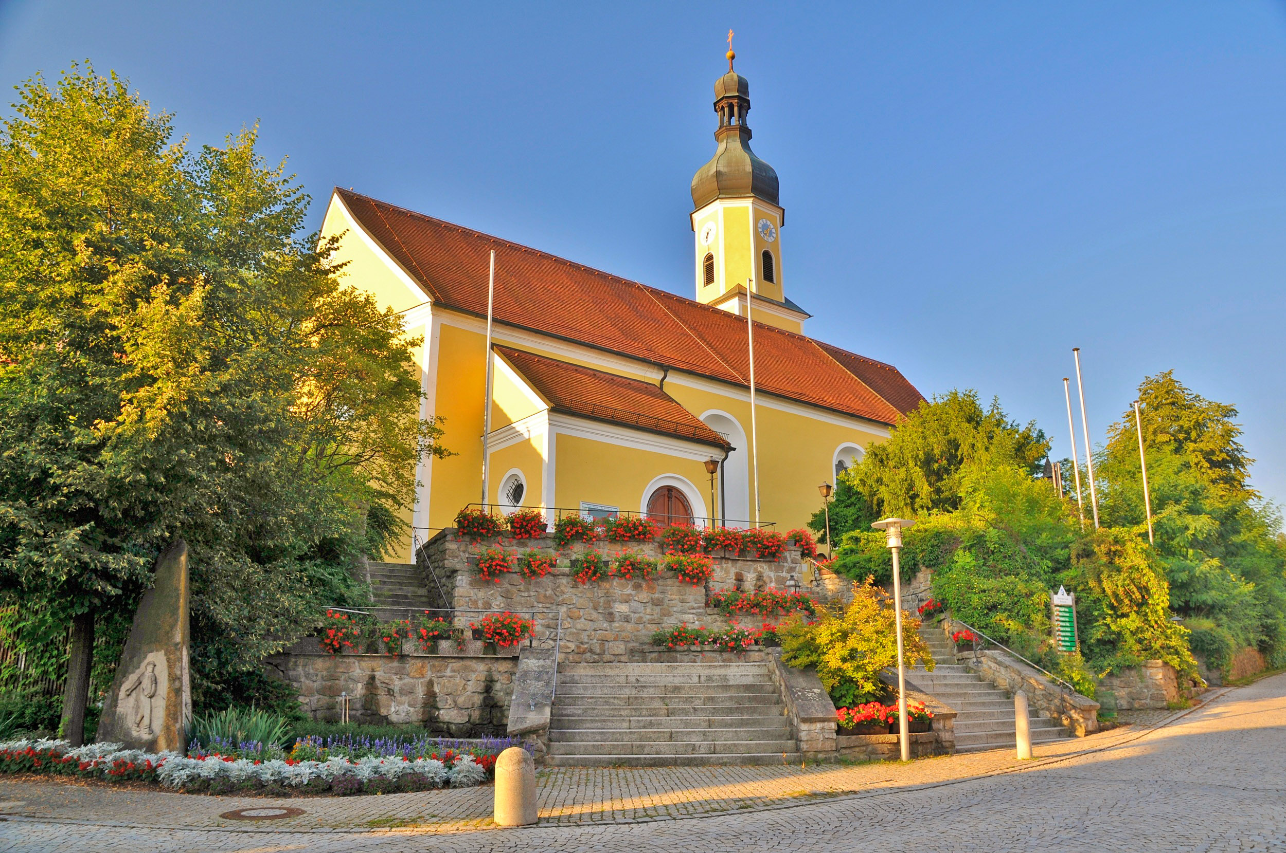 Kath. Pfarrkirche St. Elisabeth